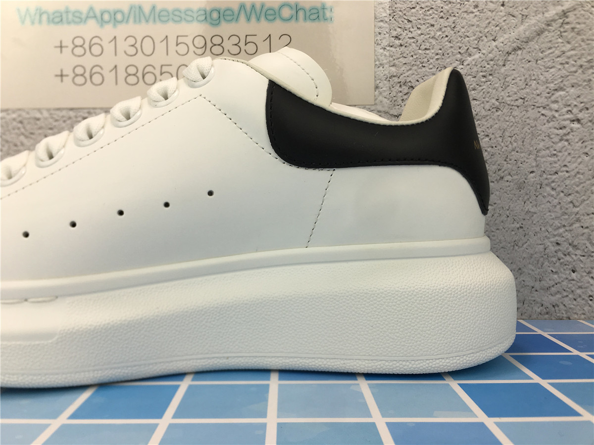 ALEXANDER MCQUEEN White & Black Oversized Sneakers 553680WHGP59061